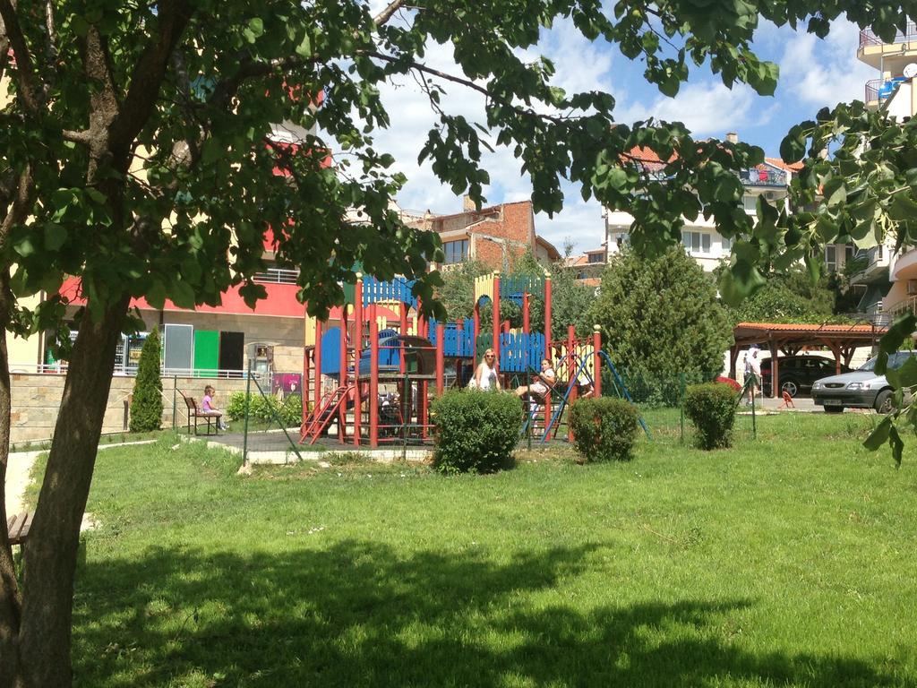 Yanis Guest House Свети-Влас Экстерьер фото